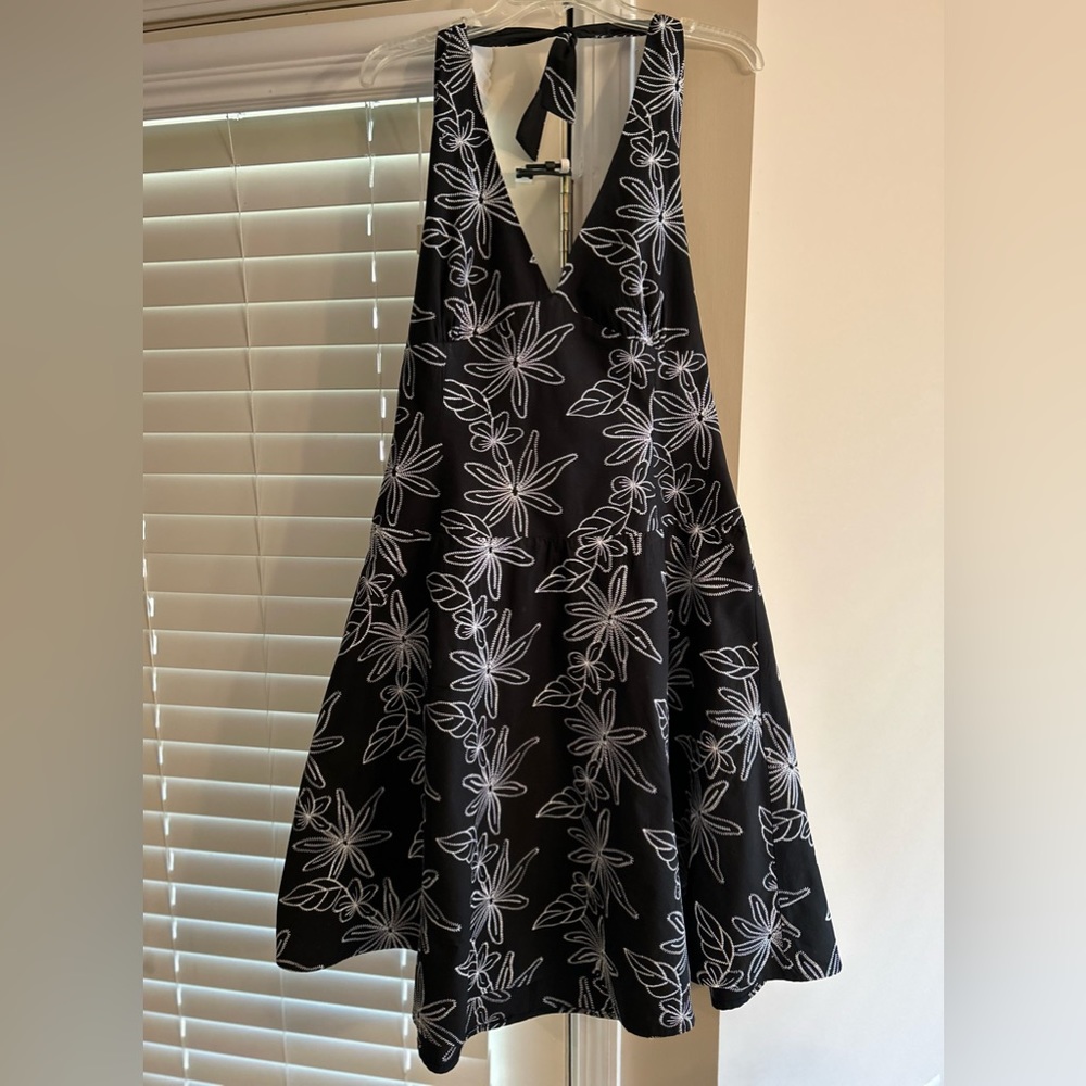 Taylor Halter Tie-up Dress